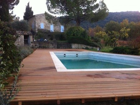 Terrasse de Piscine en Teck